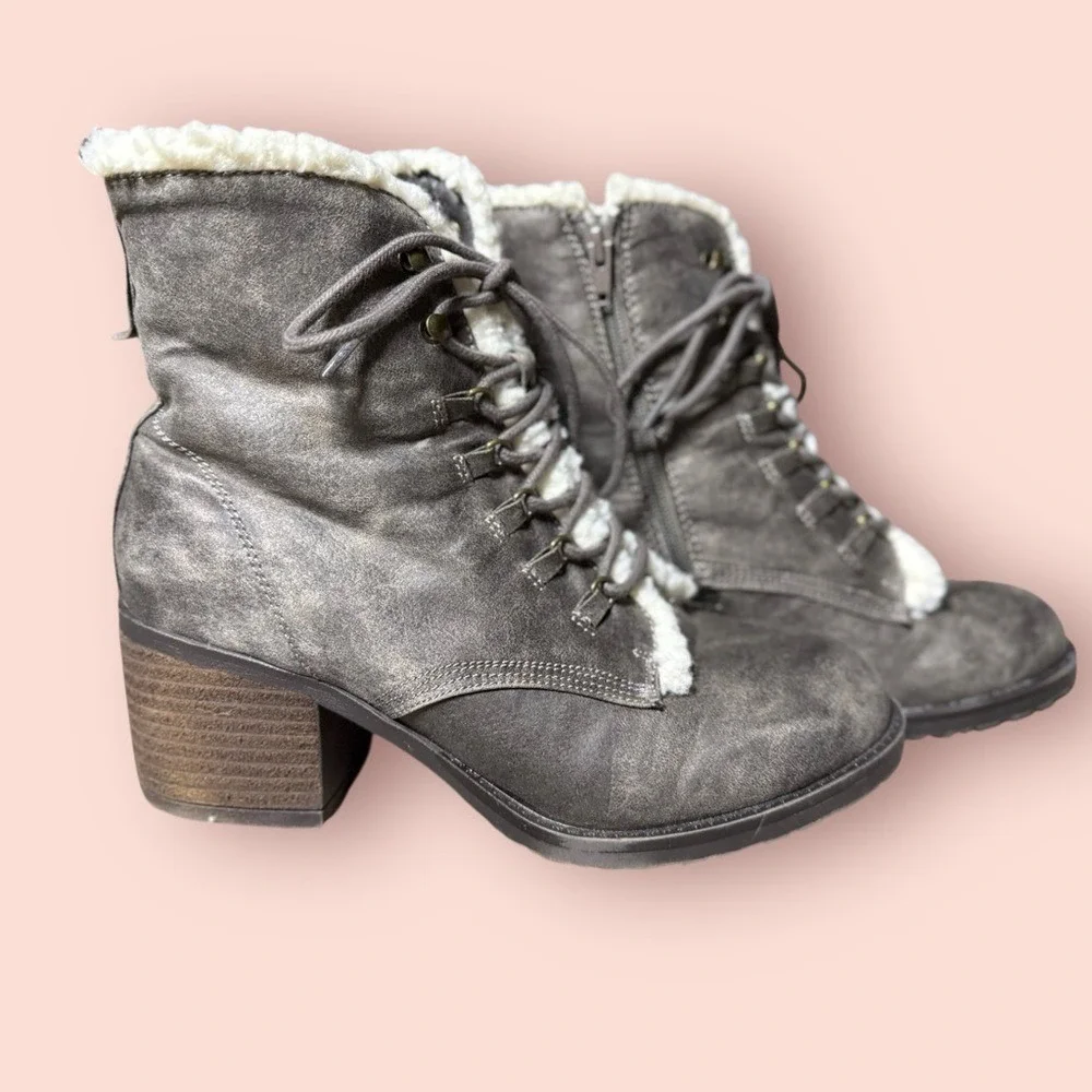 MIA Gray Faux Fur‎ Lace-Up Ankle Boots Womens 8.5 Block Heel Winter Cozy Warm